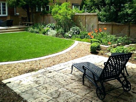 8 Simple Small Backyard Landscaping Ideas For Entertaining