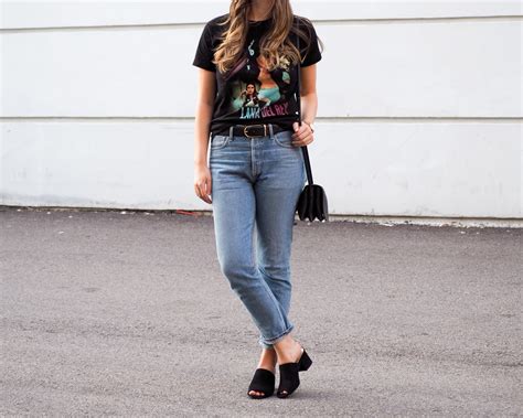 880 x 1320 jpeg 173 кб. OOTD - Band Tee, Denim & Mules - Emily Lightly