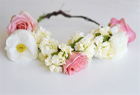 How To Make Gorgeous Floral Crowns With Real Flowers Project Nursery
