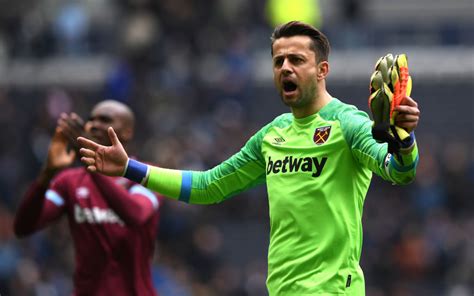 Fabianski играет с 2018 в вест хэм юнайтед (вхю). Insider provides injury update on West Ham's Lukasz ...