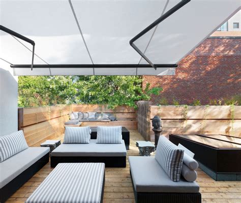 These decks feature a variety of styles, outdoor furniture and landscaping to help inspire your own backyard designs. 20 Stunning Decoration Ideas for Modern Deck Design