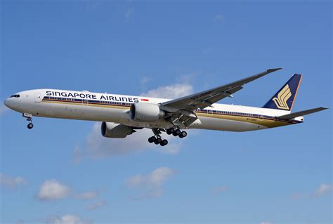 Boeing 777 300 Singapore Airlines Photos And Description Of The Plane