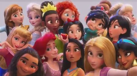 Ralph Breaks The Internet Trailer 2 Princess Selfie By Rapunzel 1 A