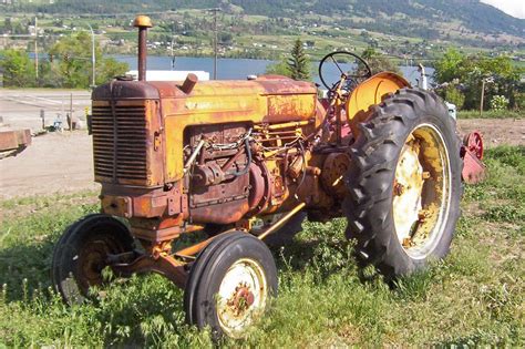 Antique Tractor Photos Page 1