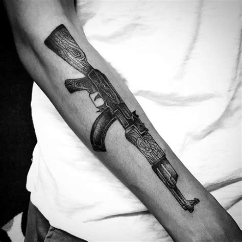 Tatuajes Del Arma Ak 47 Diseños Significado Y Mejores Ideas