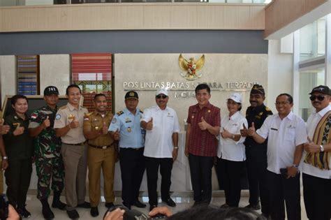 Vedi tutte le foto 15 scattate a wisma persekutuan kepala batas da 87 visitatori. Tinjau PLBN Motoain, Menpar Dorong Atambua Kembangkan ...