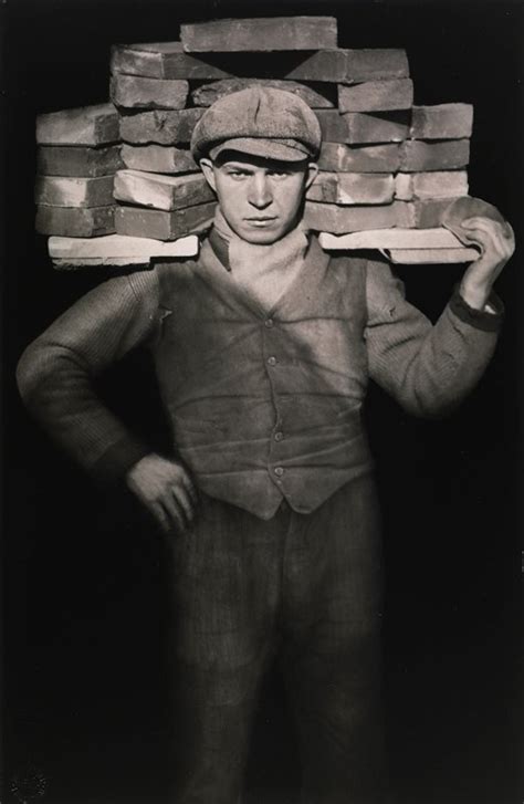 Bricklayer 1928 August Sander Mia