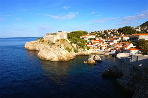 Über dem meer auf einer felsklippe errichtet beherbergt diese votivkirche von st. Dubrovnik Reisebericht - Sehenswürdigkeiten und Tricks die ...