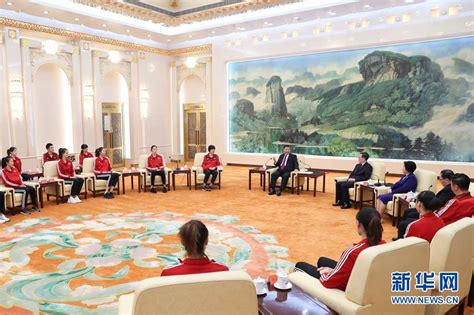 The site owner hides the web page description. 习近平会见中国女排代表组图 _ 图片中国_中国网