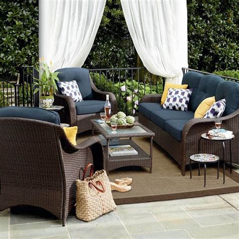 Relaxing Outdoor Living Space Ideas To Make Your Own Charming Oasis