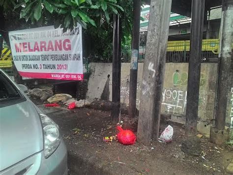 Ada otak jangan letak di lutut. Contoh Spanduk Dilarang Buang Sampah - Brosur dan Spanduk