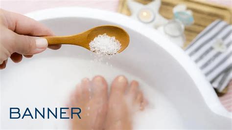 Mencegah insomnia punya masalah sulit tidur smart people? Cara rendam kaki dengan air hangat dan garam | DIY ...