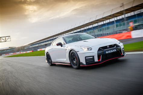 2017 Nissan GT R Nismo Review What S The New Extreme GT R Like On