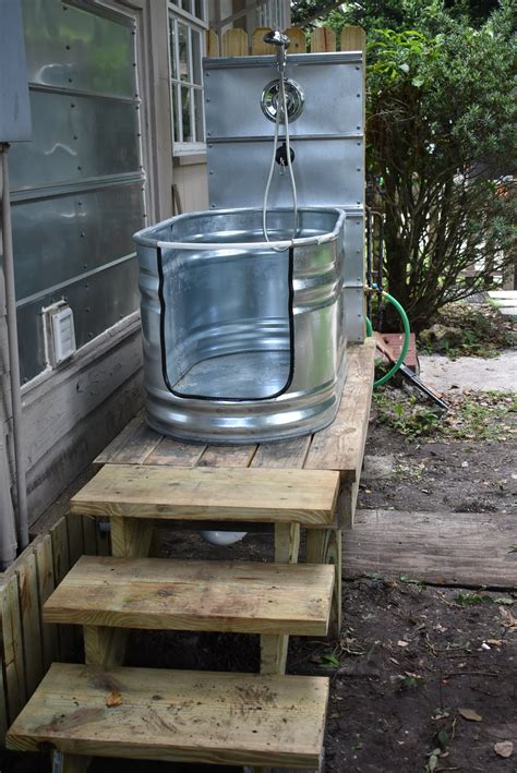 DIY DOG WASH STATION | Dog house diy, Dog backyard, Dog washing station