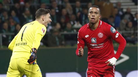 77 скр 80 дрб 70 пас. Quaison mit Dreierpack: Werder Bremen erlebt Heimdebakel ...