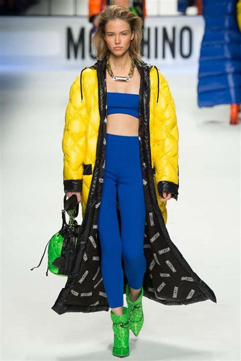 Moschino Fall 2015 Ready To Wear Collection Vogue