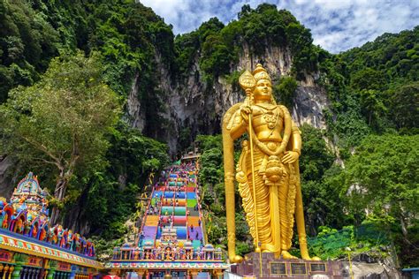 Places Of Worship Batu Caves The Review Of Religions