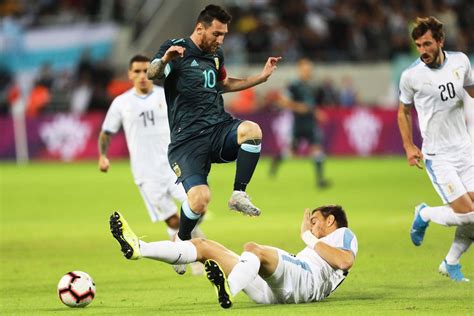Sigue en vivo online la retransmisión del argentina vs uruguay, partido de la fase de grupos de la copa américa, que se juega hoy, en as.com. Argentina y Uruguay quedaron a mano en el clásico ...
