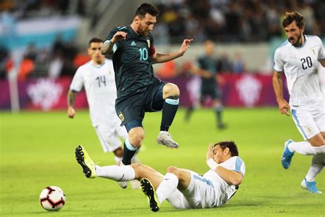 Quelle est la différence entre argentine et uruguay? Argentina y Uruguay quedaron a mano en el clásico ...