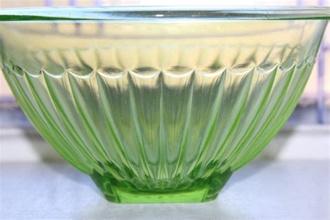 green depression glass ribbed mixing bowl vintage 1930s