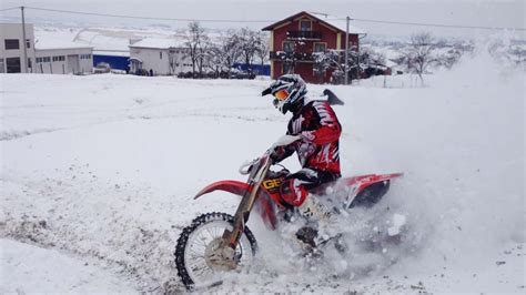 If you are looking to be competitive in snow bike racing and want one of the best bikes ever built, this is it!!! SNOW DIRTBIKE WINTER RIDING - YouTube