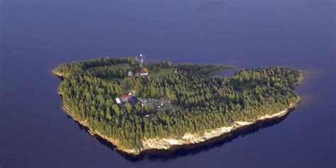 Noch geht es vor allem ums aufräumen und helfen. Polizeieinsatz beim Massaker von Utøya: Es hakte an ...