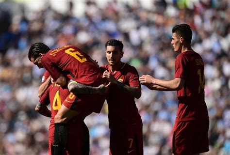 وسجل شيك ثنائية منتخب بلاده أمام اسكتلندا ليحتل. صفقة تبادلية بين آرسنال وروما في الميركاتو الشتوي - بطولات