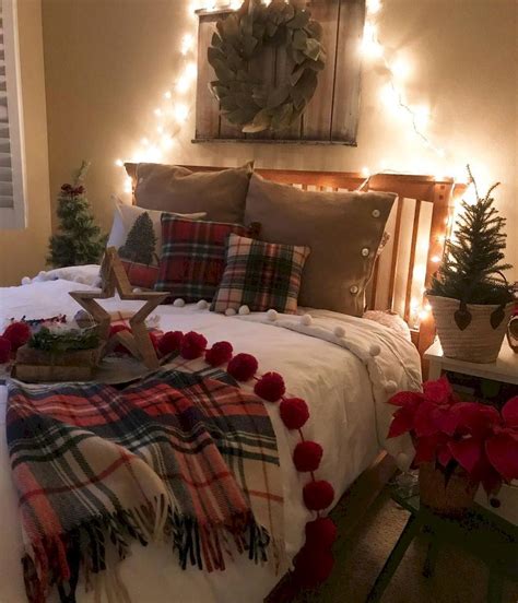 Trendy & Cozy Christmas Bedroom Decorating Ideas, holiday home decor, #