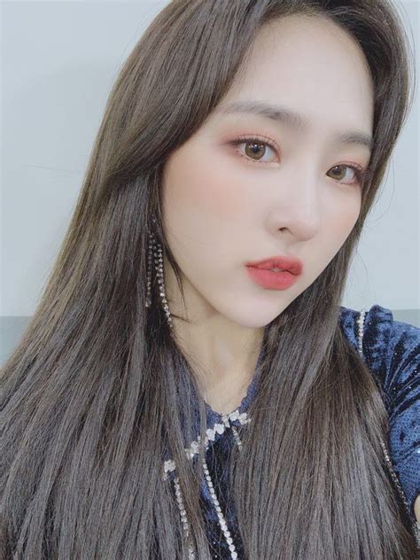 Everyone in (and out of) nct loves jungwoo. Jungwoo of Bvndit | Kpop, Jung woo, Female