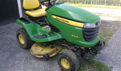 John Deere X300 Fiche Technique Info France