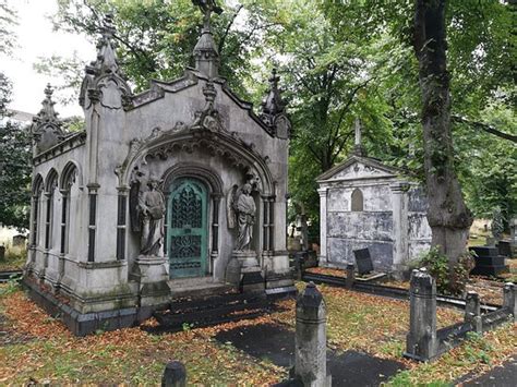 Great Place To Walk Around And Admire Brompton Cemetery London