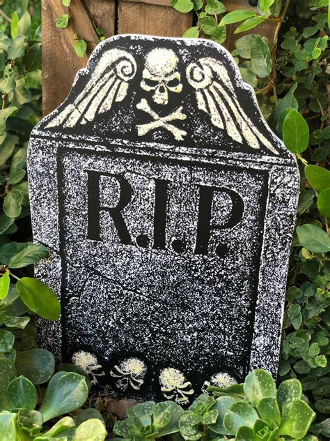18 inch tall scull RIP grave stones Halloween yard decoration | Etsy