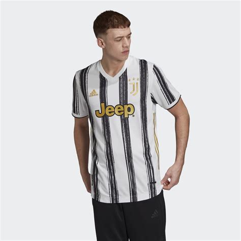 They're located in turin, italy, but juventus football club stretches worldwide with one of the largest fan bases in the sport and a history of winning since their inception. Juventus 2020-21 Adidas Home Kit | 20/21 Kits | Football ...