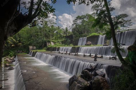 Grojogan Watu Purbo Watu Purbo Waterfall Is A Multi Storey River Dam