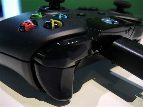 Xbox One Vs Ps4 Controller Showdown Stuff