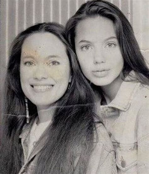 Angelina Jolie With Her Mother Marcheline Bertrand Late 1980s Or Early 1990s 9gag