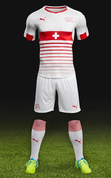 Goedkope voetbaltenues zwitserland elftal ek 2020 granit xhaka 10 thuisshirt. Les nouveaux mailllots de foot de la Suisse Euro 2016