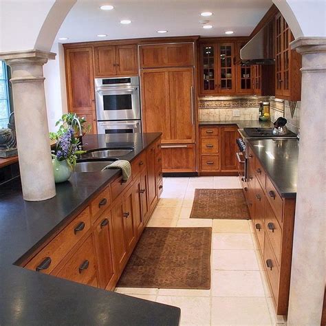 Look through hickory kitchen cabinets pictures in different. 24 Amazing Hickory Kitchen Cabinets For Your Beautiful ...