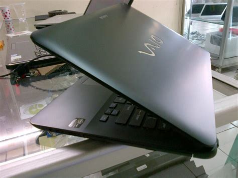 Terjual Laptop Sony Vaio Svf142c1ww Black Intel Core I3 3217u 2gb 500gb