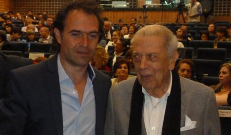 Hijo de amparo bidón cuéllar y bernardo cernuda bousa, militar, se educó en un ambiente de rígidos e intransigentes principios. Mauricio Tobón: elogio a los 20 personajes de libro "Así ...