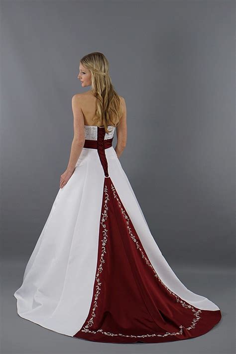 We did not find results for: Brautkleid Stella mit rotem Rock & Gürtel | Schmetterling ...
