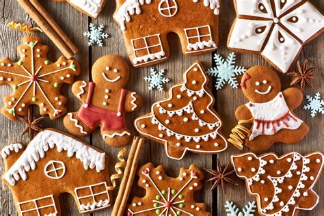 Christmas stories and carols are sprinkled with references to the sweeter side of the traditional christmas meal. Top Christmas food traditions you can try around Europe