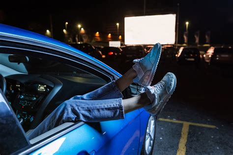Organisateur de cinéma drive-in, cinéma en voiture - Cinéma plein air