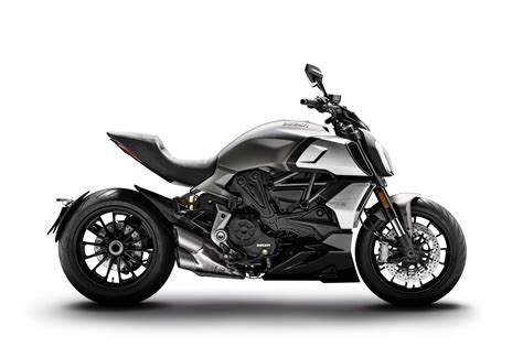 The All New Ducati Diavel 1260 Is One Mean Looking Cruiser Asphalt