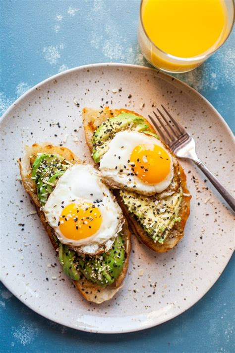 Everything Seasoning Avocado Toast - Easy Breakfast ...