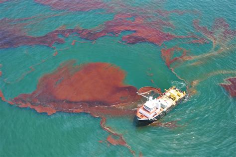 Decade After Bp Deepwater Horizon Spill Oil Drilling Is As Dangerous As Ever Earthorg