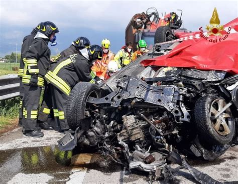 Incidenti Stradali Auto Contro Camion Un Morto Ad Aviano Notizie