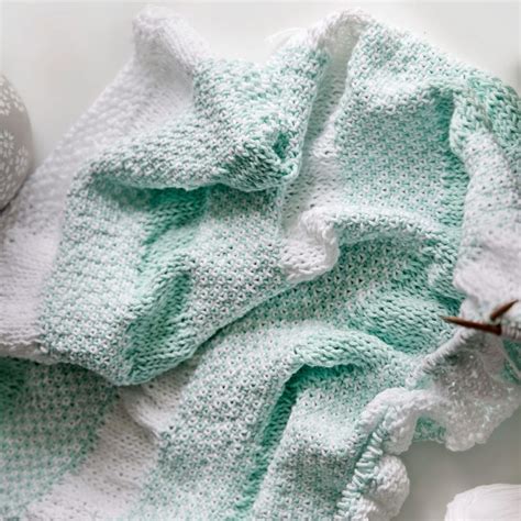 A Simple Crochet Chevron Baby Blanket Pattern Leelee Knits