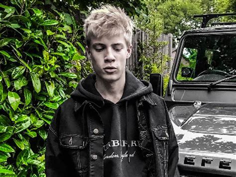 Tom taylor was recently named 'screen star of tomorrow' by screen daily at just 16 years old. Doctor Foster's Tom Looks Totally Different On Instagram - Look Magazine
