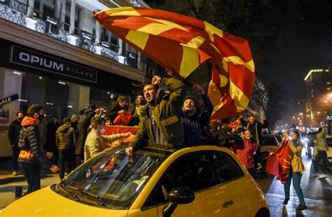 Gunakan bendera yunani png gratis ini untuk desain web, desain dtp, selebaran, proposal, proyek sekolah, poster, dan lainnya. Detik bersejarah Macedonia Utara | Utusan Borneo Online